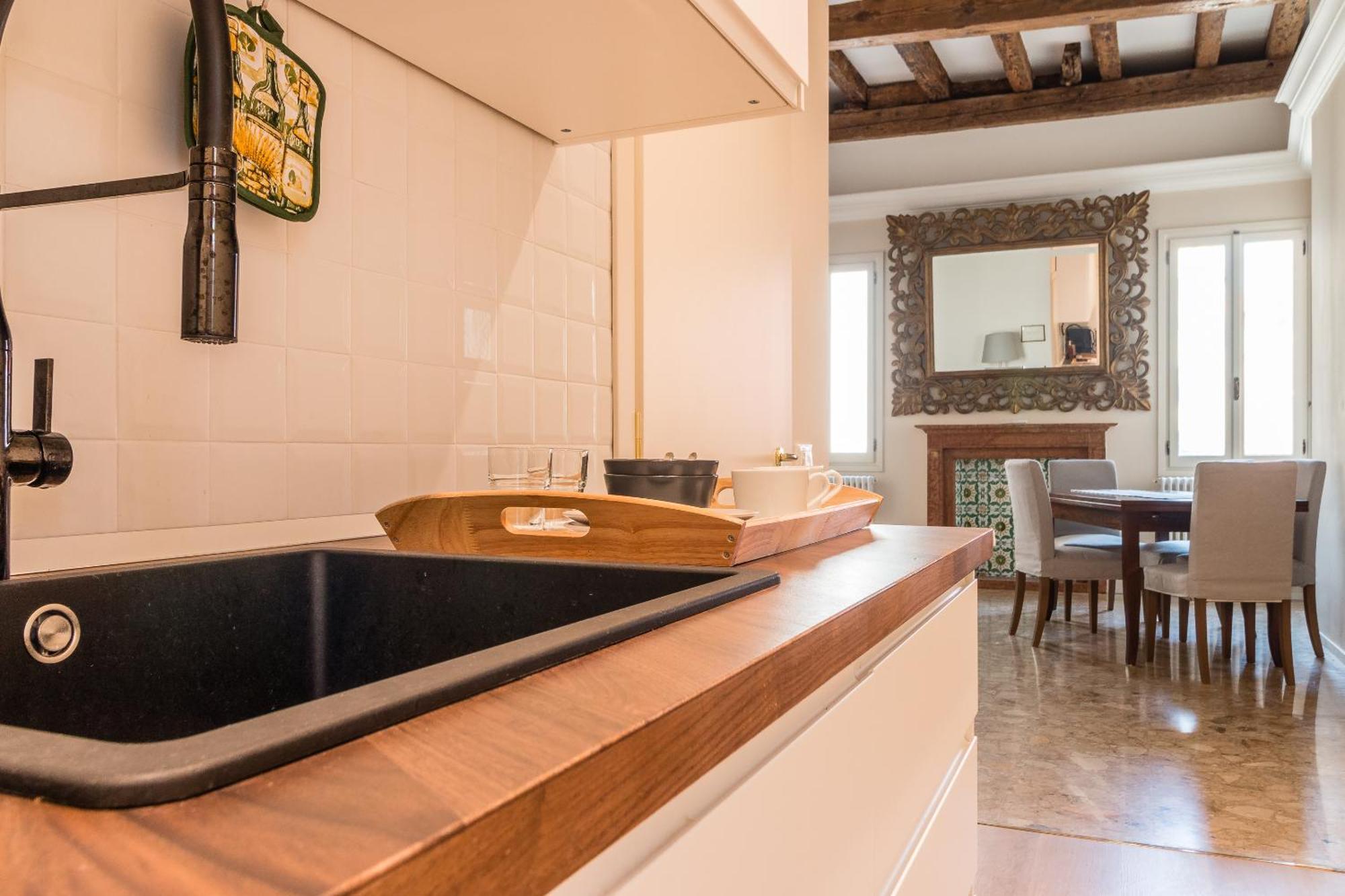 Ferienwohnung Doge'S Mirror & Stair @Frari Venedig Zimmer foto